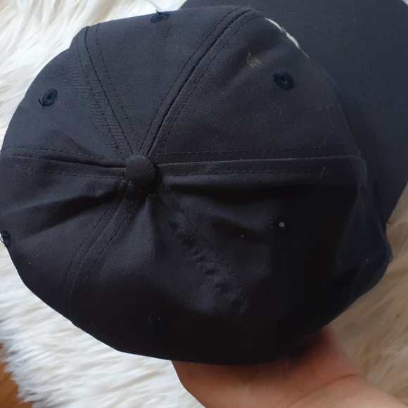 New York Yankees Iconic Black Baseball Snapback Cap Logo 7 - Picture 6 of 9